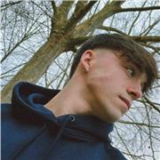 Me defino como una persona muy tranquila y paciente, me resulta fácil escuchar y ayudar a los demás. Y quiero apoyar a cualquiera.